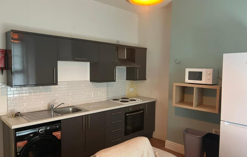 Prospect Street, Flat 1, Greenbank, Plymouth - Image 1